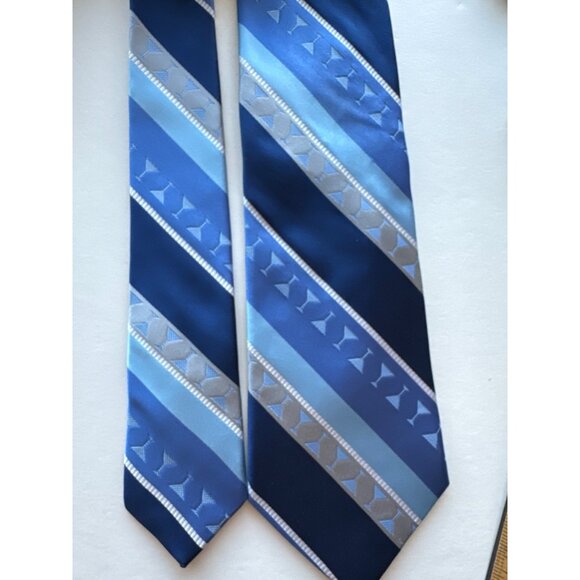 Nicole Miller NY Bartender All Silk Tie MARTINI Glass Blue Stripe Novelty 60" - Picture 8 of 9